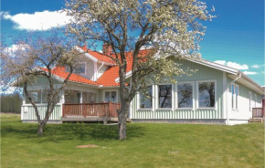 Beautiful Home In Vessigebro With Sauna, Vessigebro